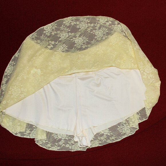 3 for $10 Ruffle Mini Skirt/Skort Size Medium - Picture 10 of 14